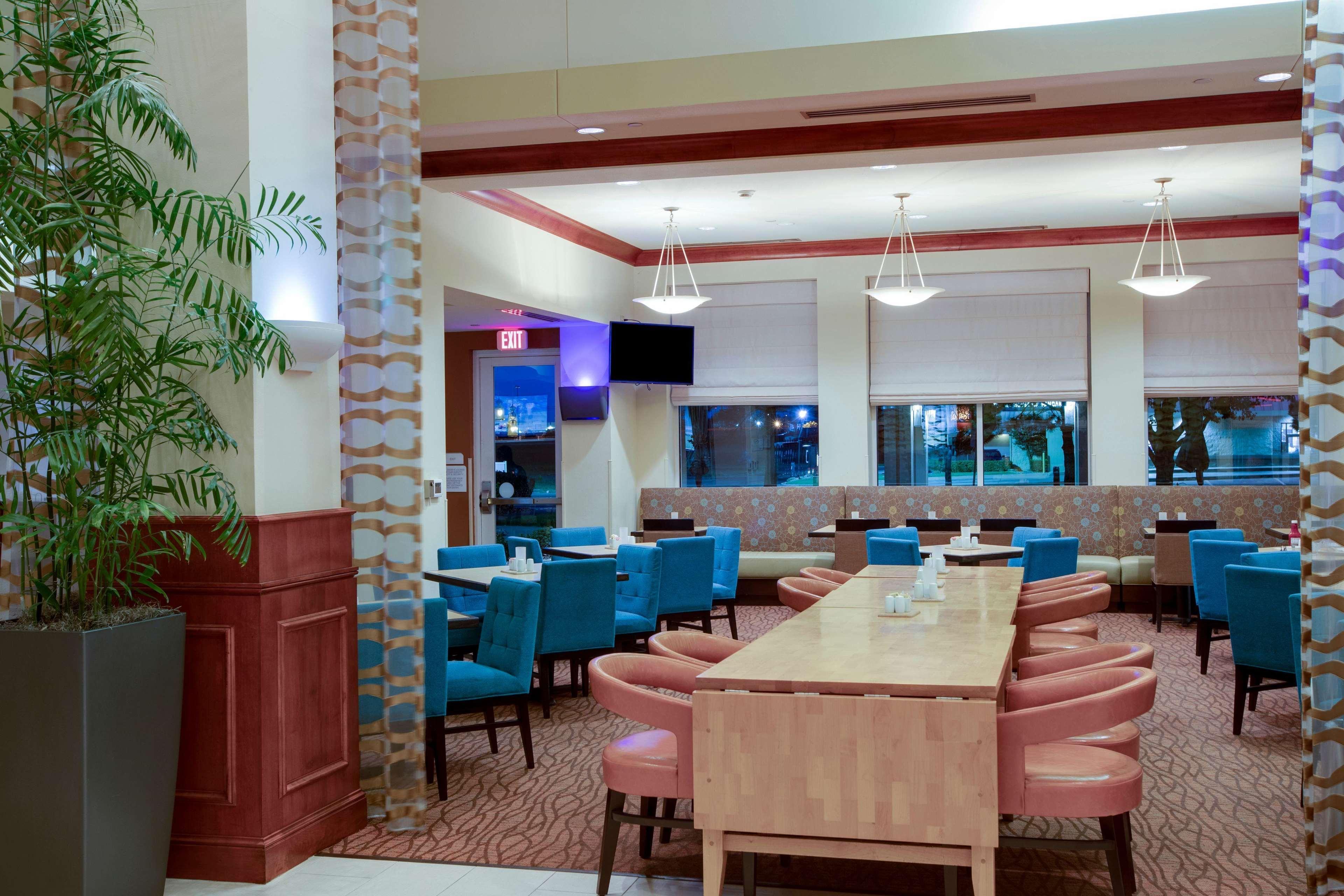 Hilton Garden Inn Oklahoma City Airport Exterior photo