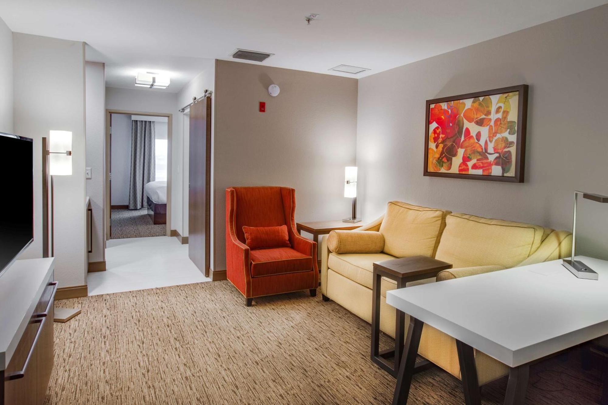 Hilton Garden Inn Oklahoma City Airport Exterior photo