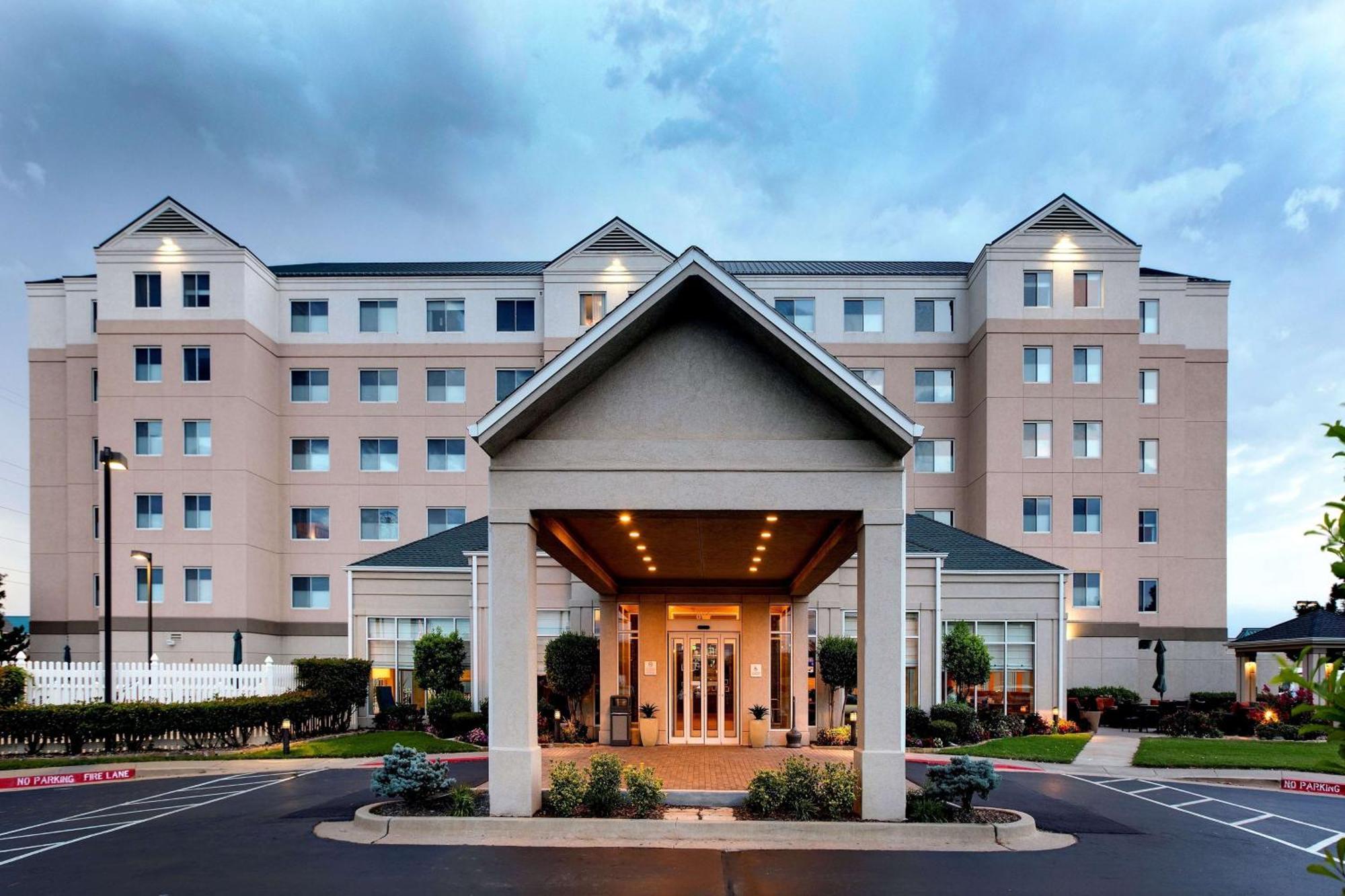 Hilton Garden Inn Oklahoma City Airport Exterior photo
