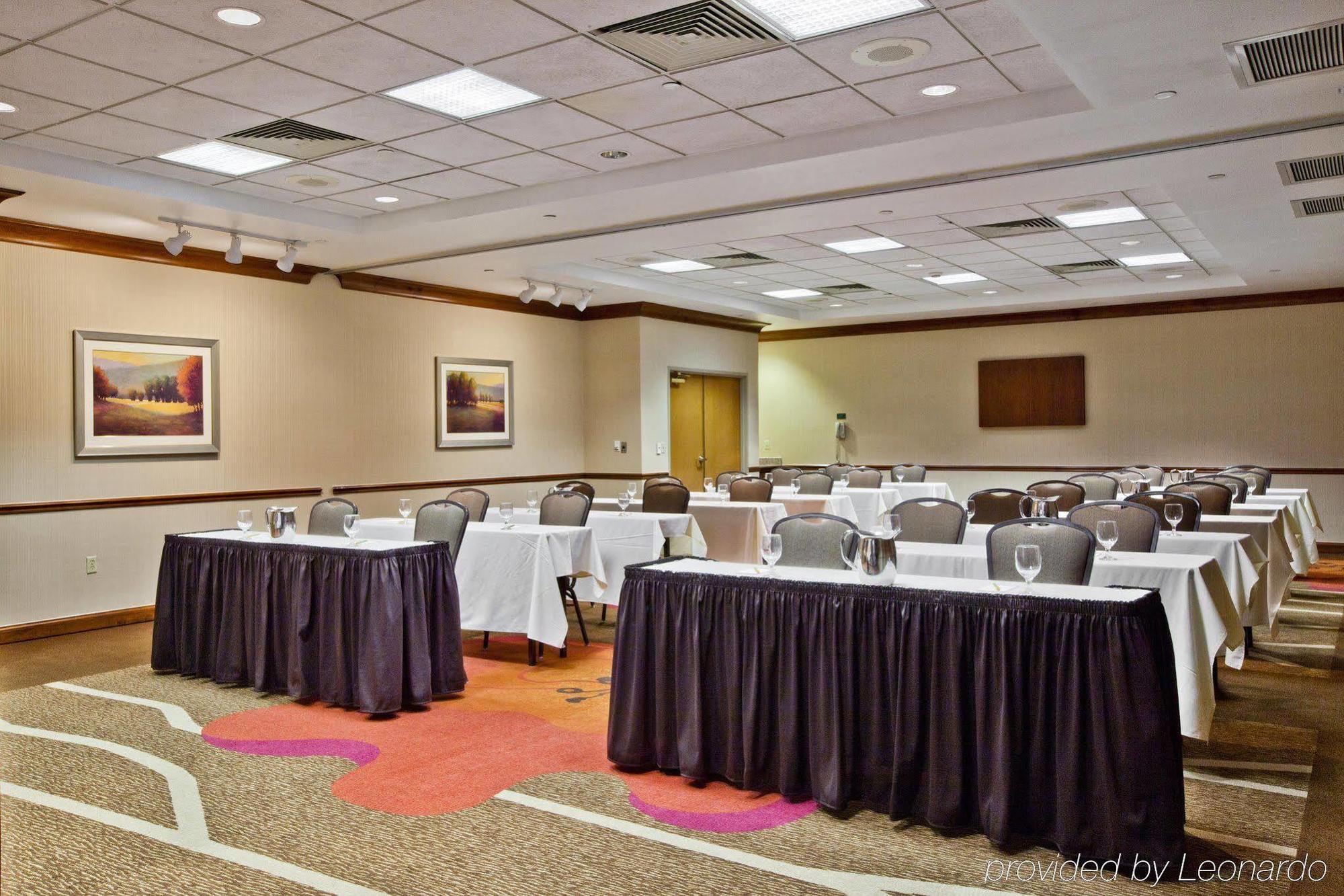 Hilton Garden Inn Oklahoma City Airport Exterior photo